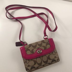 Coach wallet cross body 👜